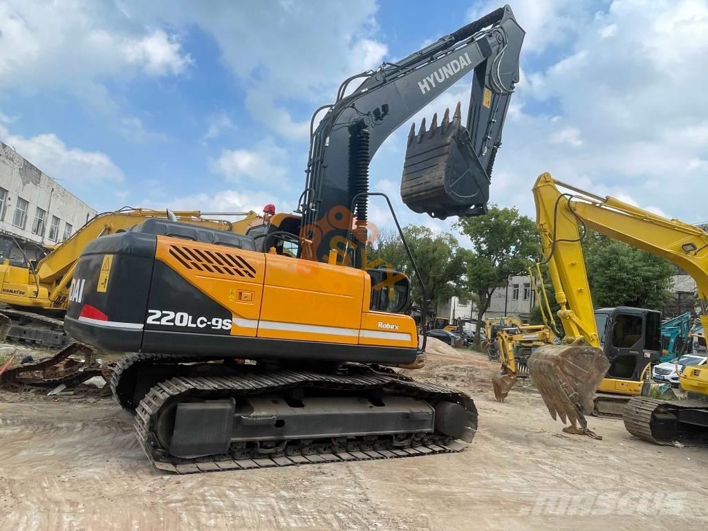 Hyundai Robex 220 Crawler excavators