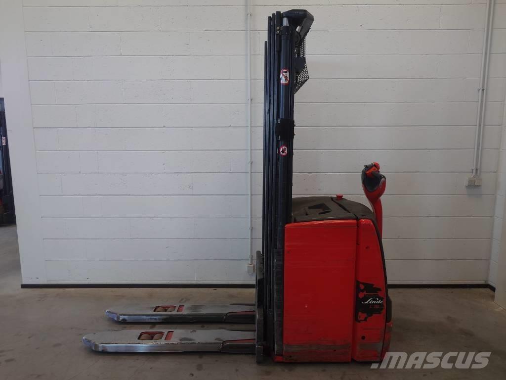 Linde L 16 Pedestrian stacker
