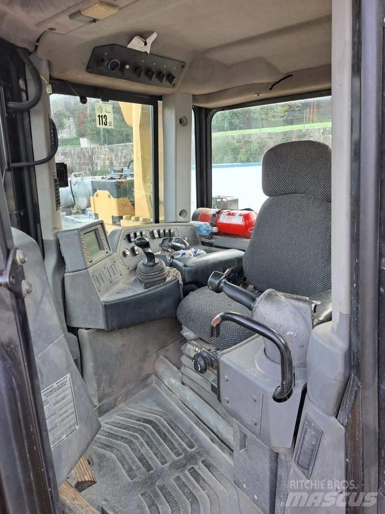 CAT D 8 T Crawler dozers