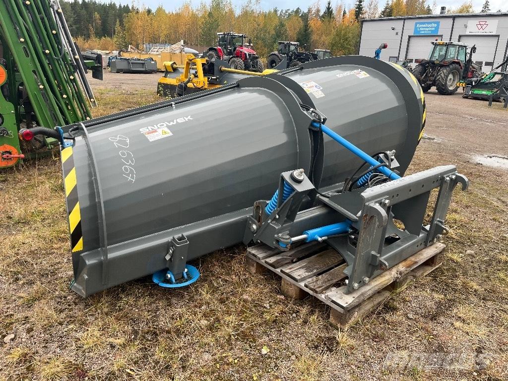 Snowek A320 Snow blades and plows