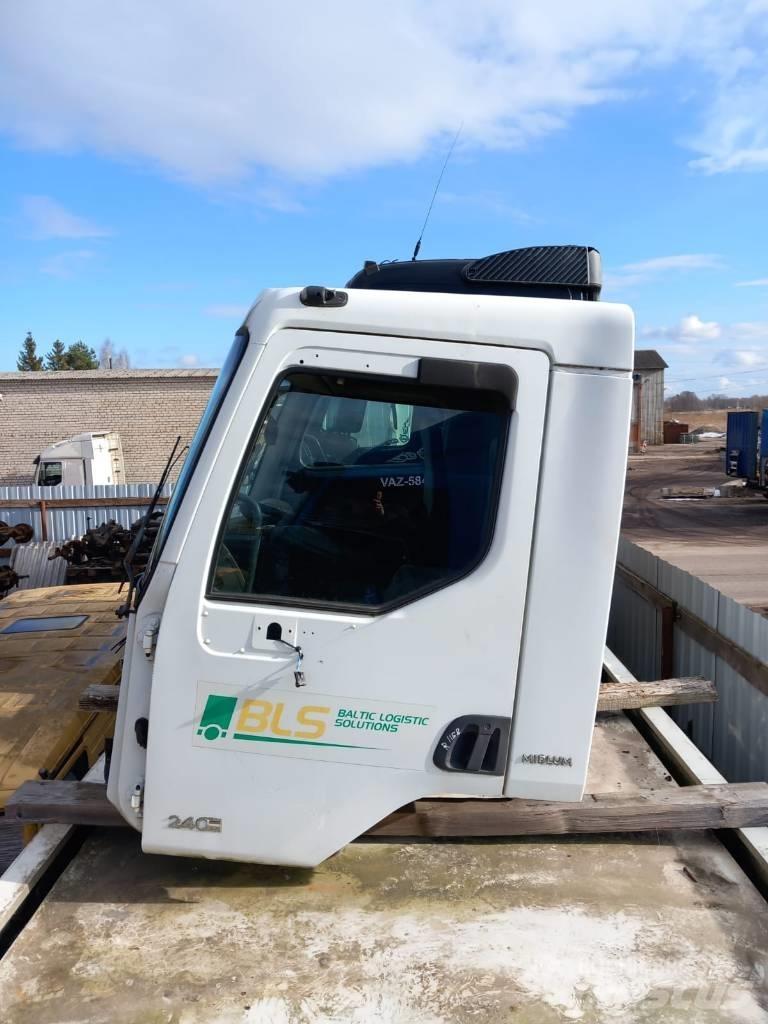 Renault Midlum 240 Cabins and interior