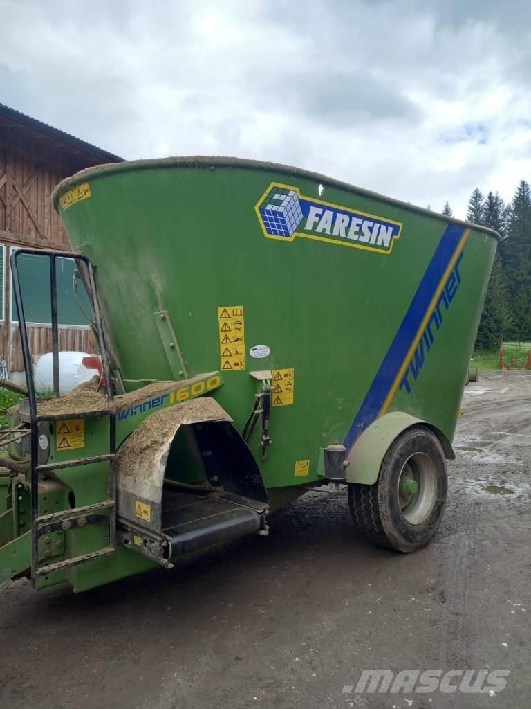 Faresin Twinner 16 Feed mixer