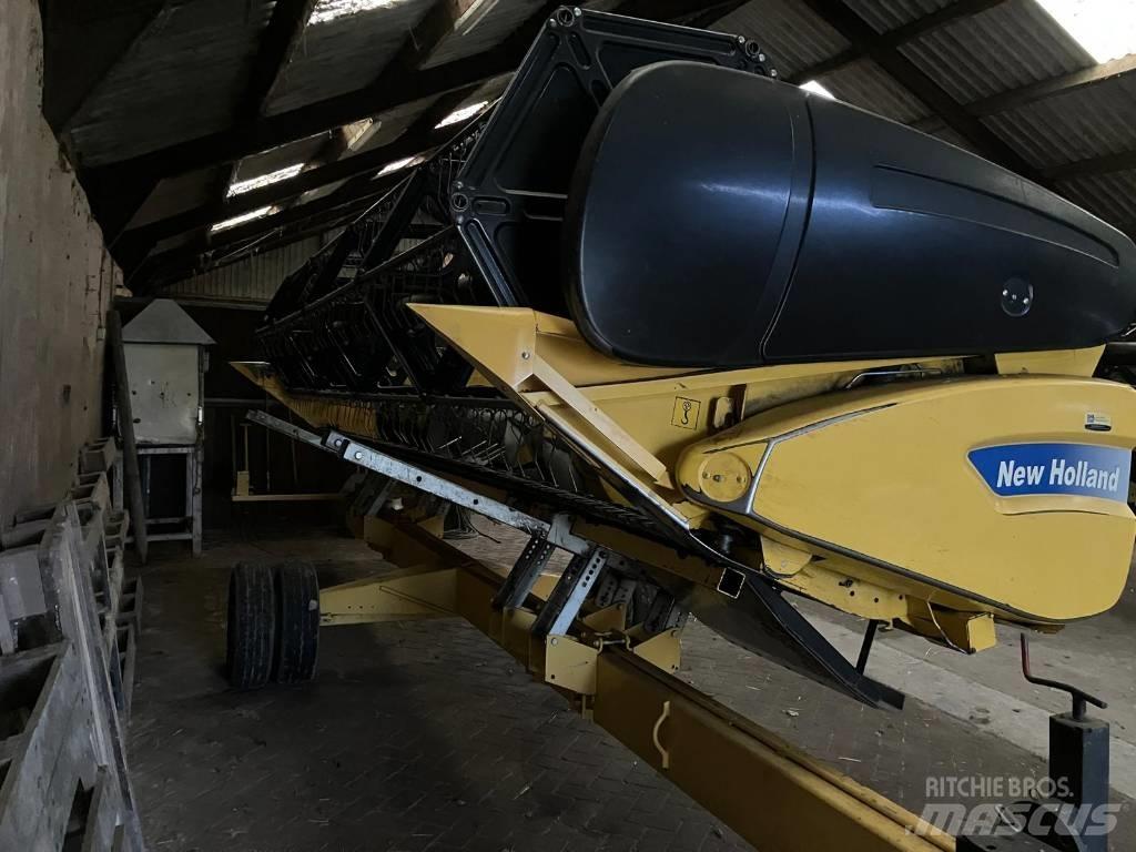 New Holland CS 6080 Combine harvesters