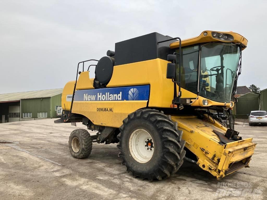 New Holland CS 6080 Combine harvesters