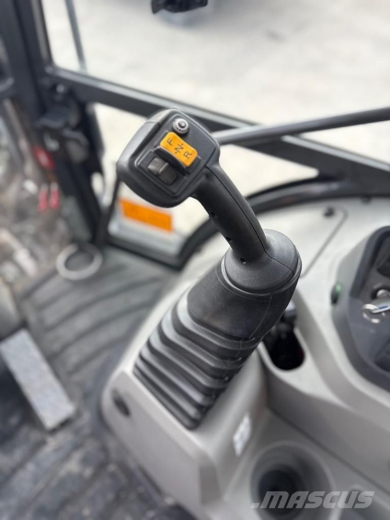 CASE 695 / 218 hours !!! Backhoe