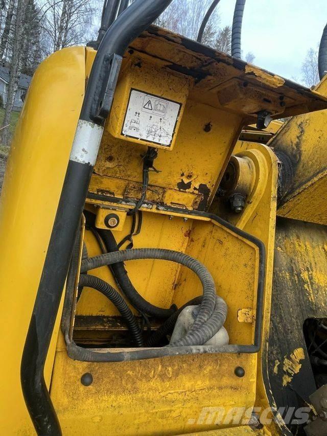 JCB JS 200 LC Crawler excavators