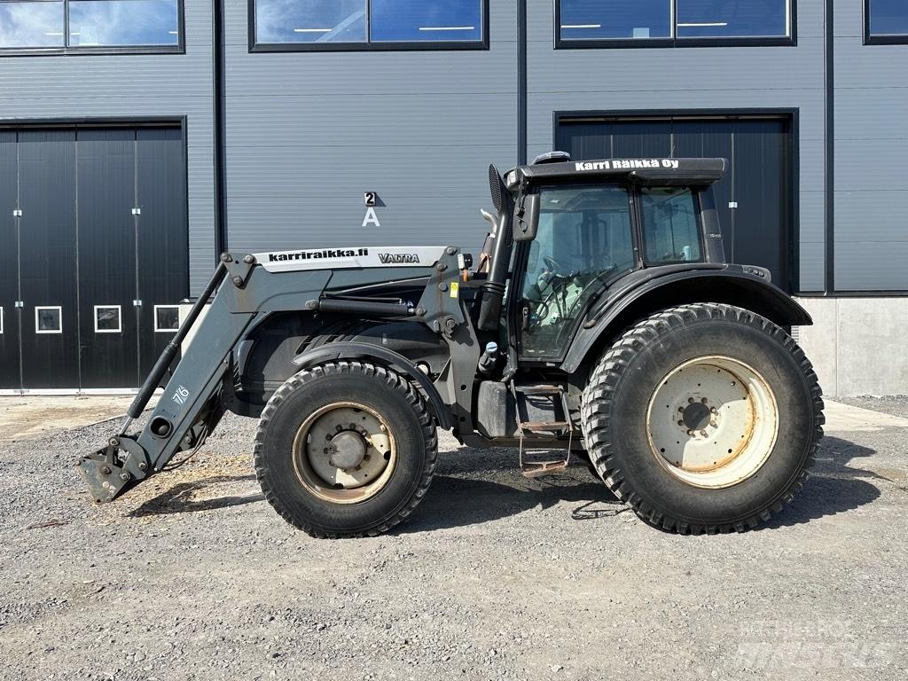 Valtra T 173 Tractors
