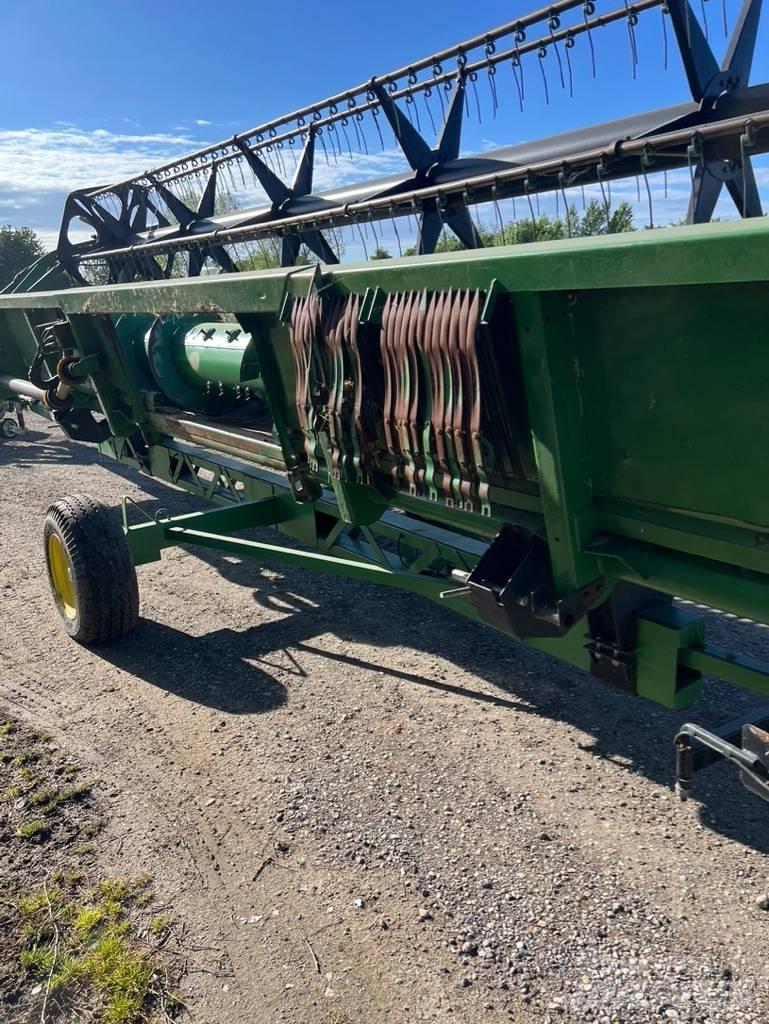John Deere 9780 CTS Combine harvesters