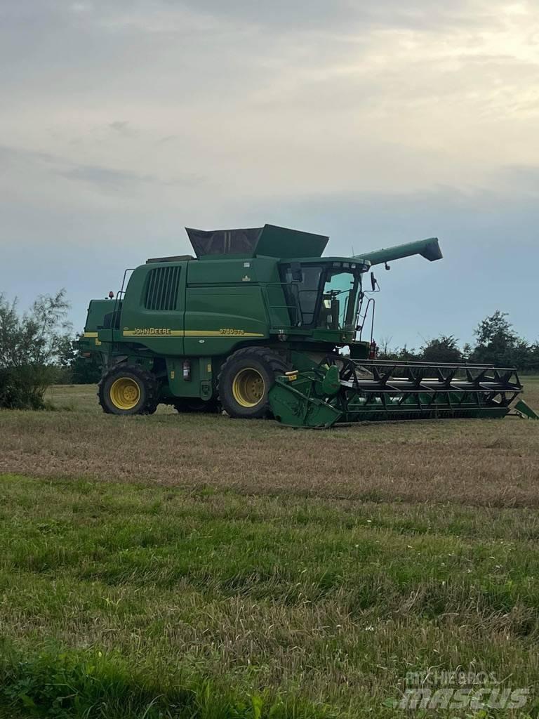 John Deere 9780 CTS Combine harvesters