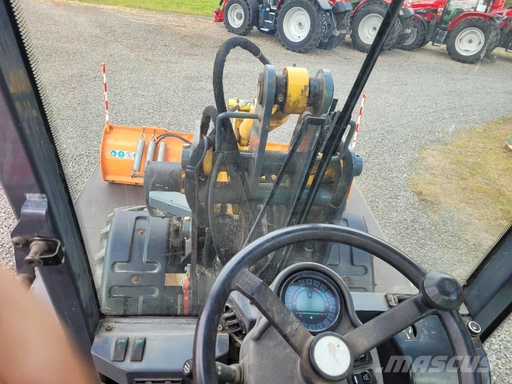 Gehl 340 Multi-purpose loaders