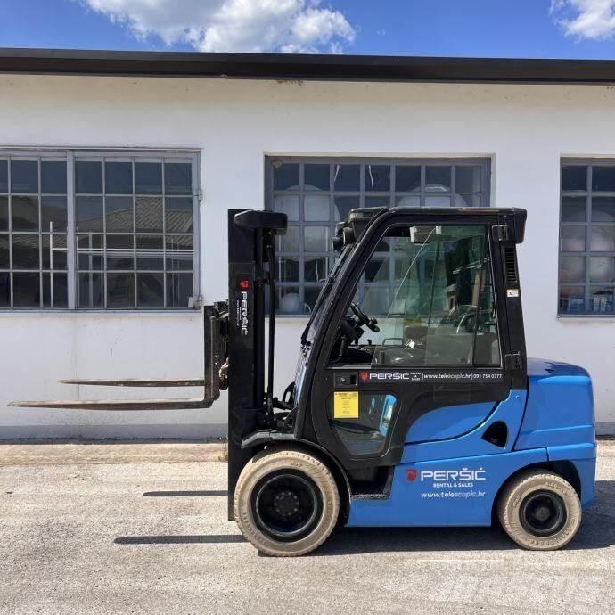 Yale GDP30VX Diesel trucks