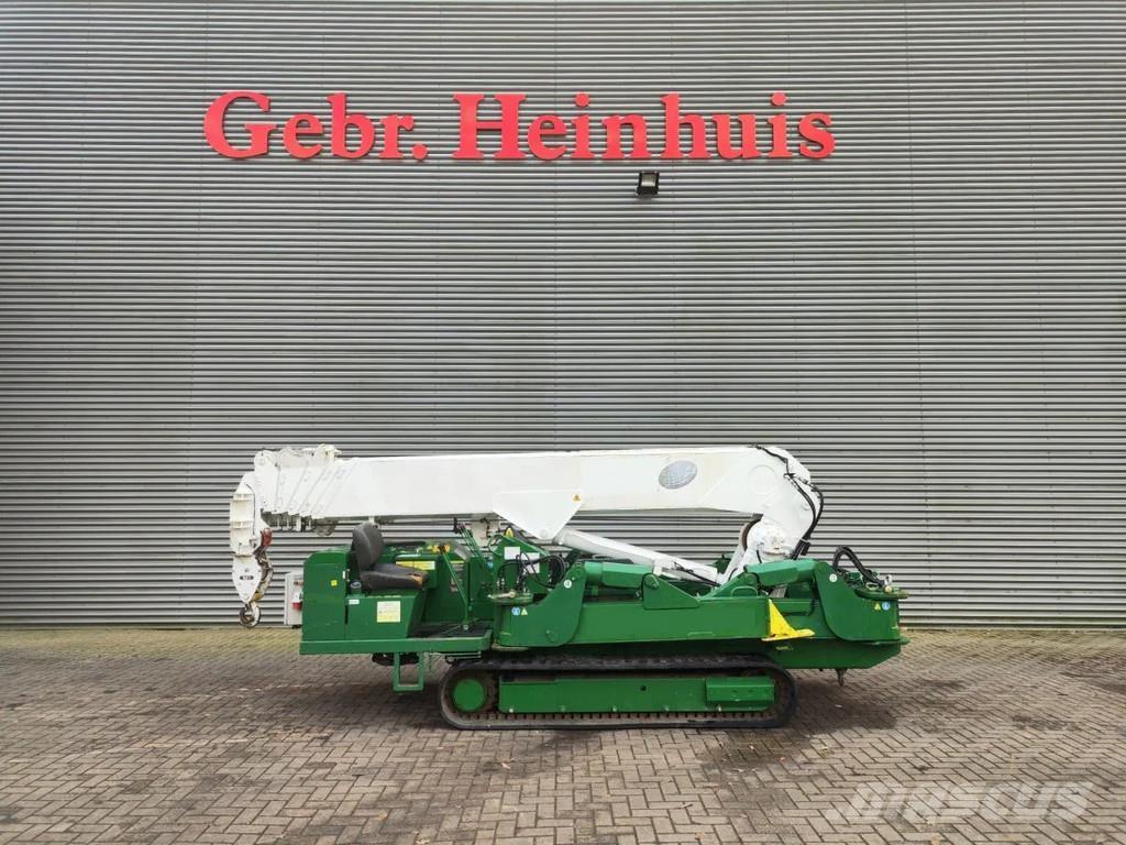 Unic URW 706 CDE Track mounted cranes