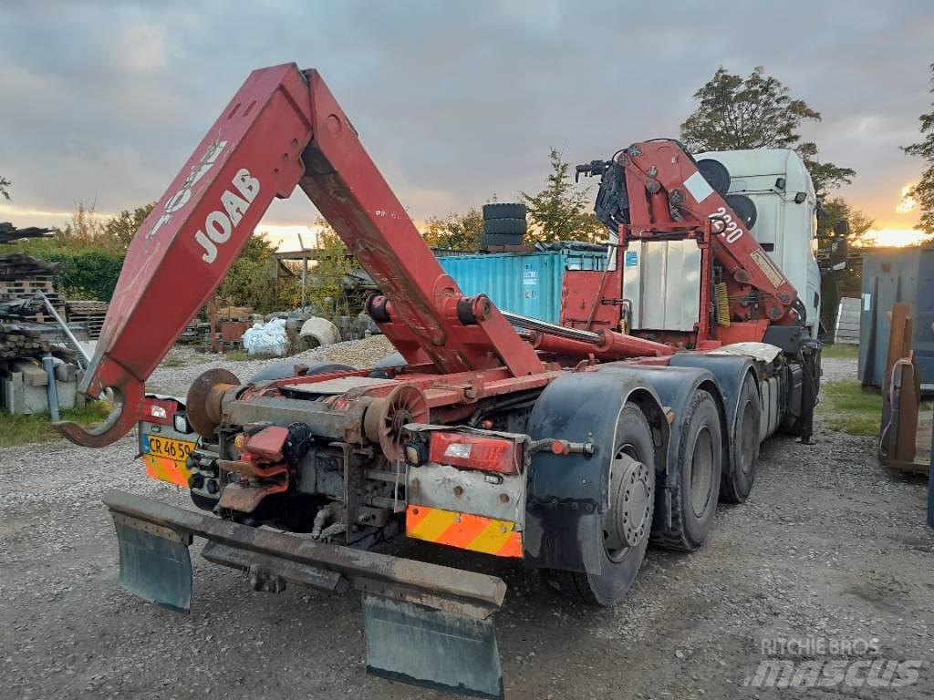 Scania R 520 Truck mounted cranes