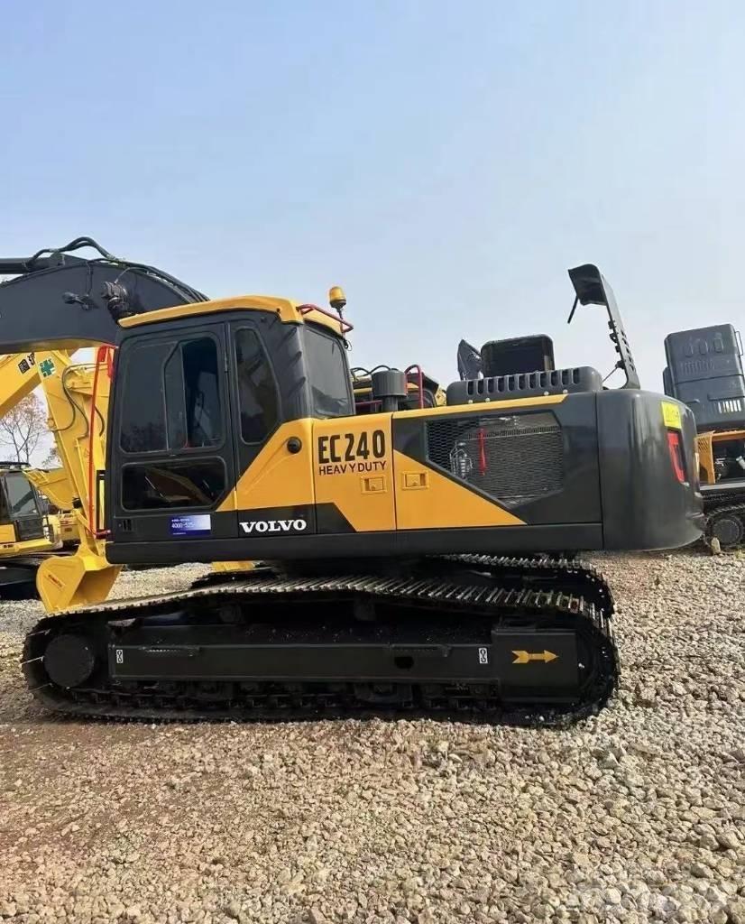 Volvo EC 240 Crawler excavators