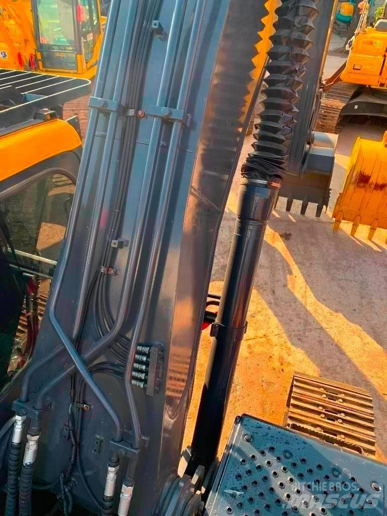 Volvo EC 210 Crawler excavators