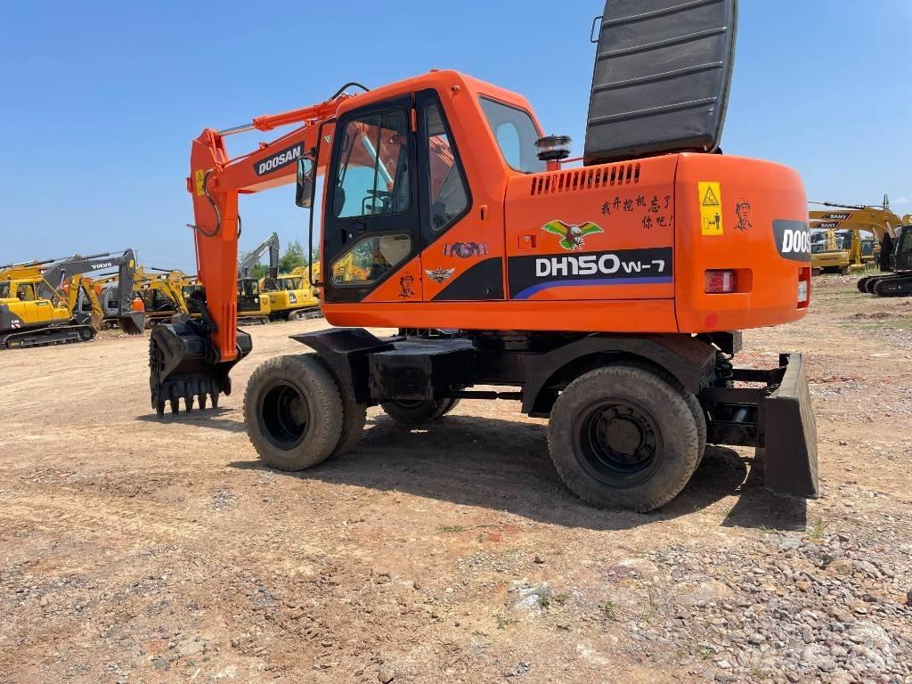 Doosan 150 Wheeled excavators