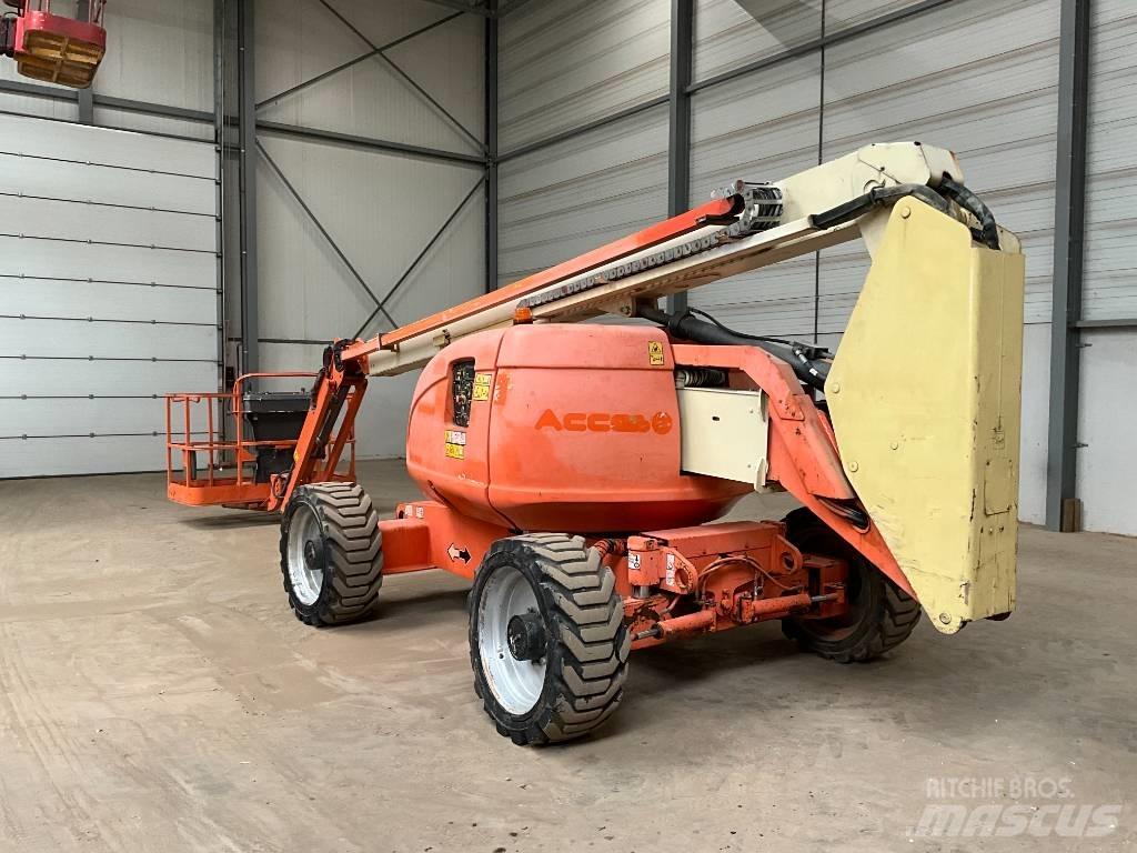 JLG 600 AJ Articulated boom lifts