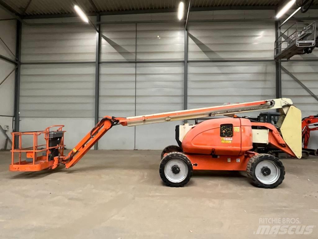 JLG 600 AJ Articulated boom lifts