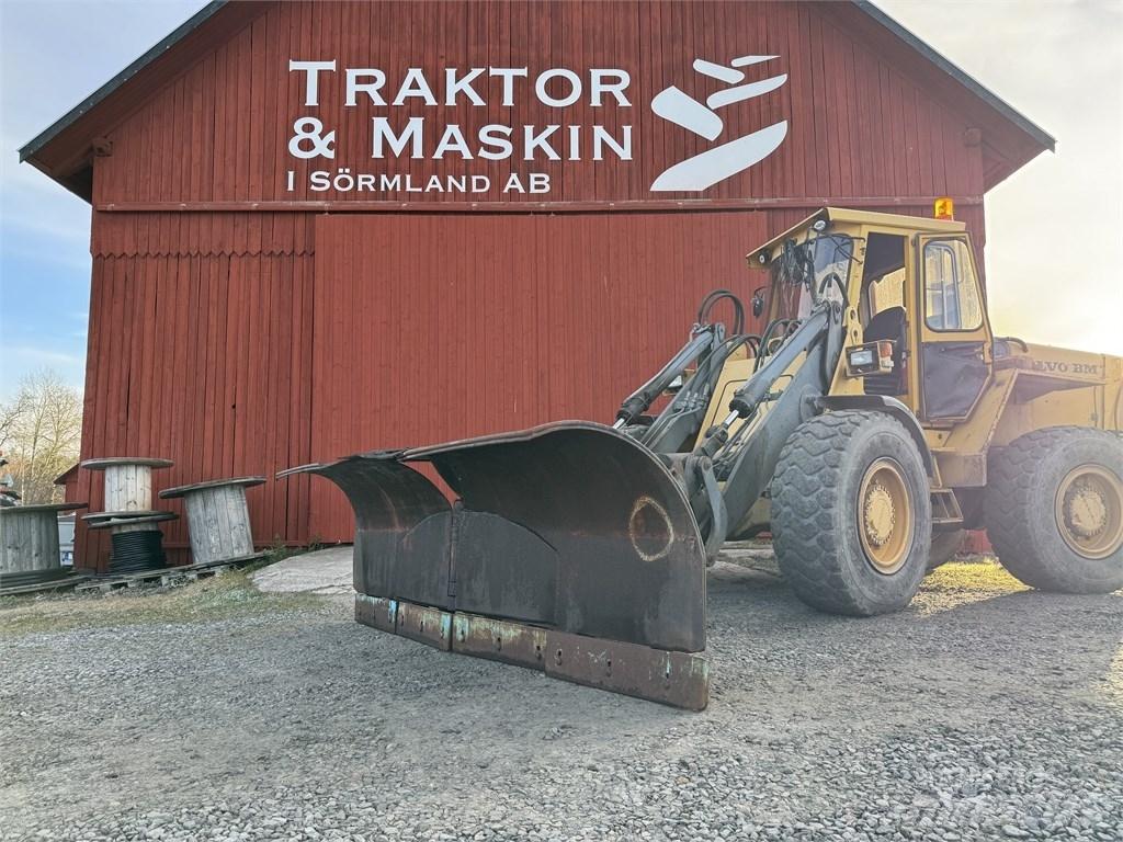 Uni-väg 320 Vikplog Snow blades and plows