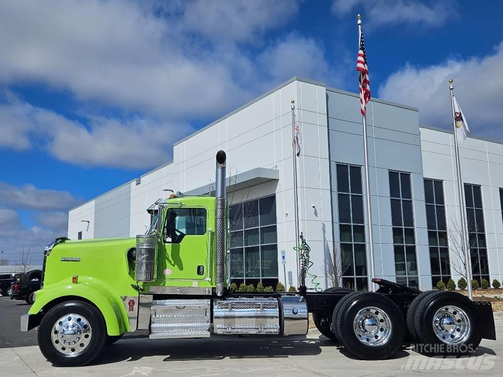 Kenworth W900 Prime Movers