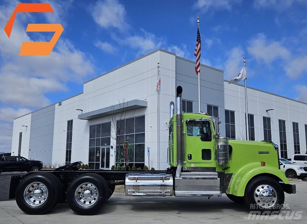 Kenworth W900 Prime Movers
