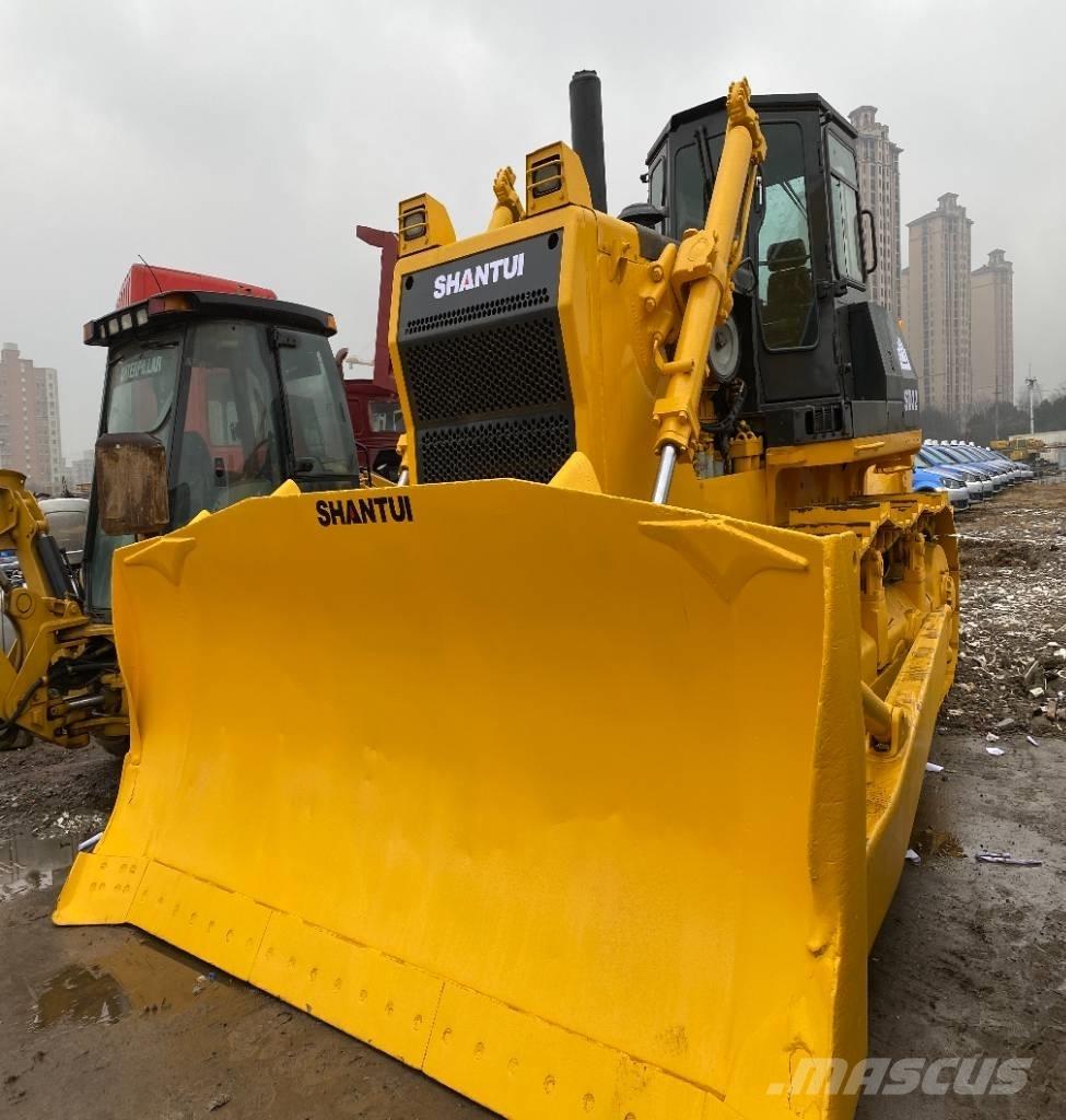 Shantui SD 32 Crawler dozers
