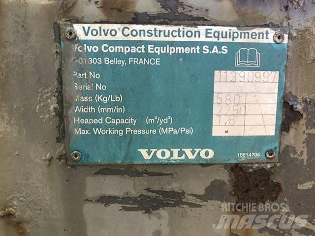 Volvo Puinbak Screening buckets