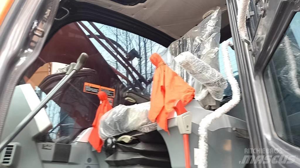 Doosan 225 LC-9 Crawler excavators
