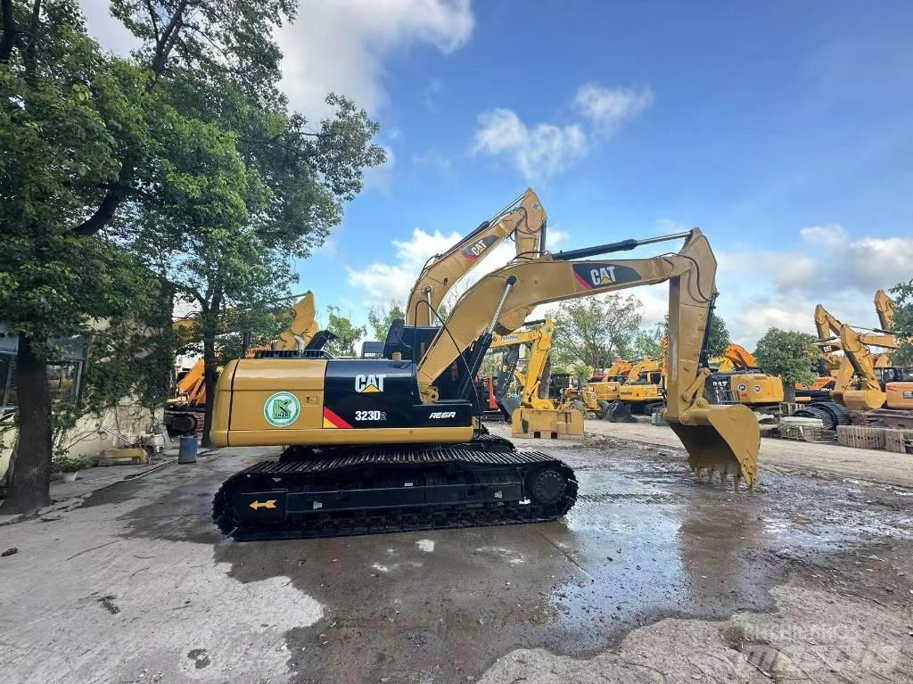 CAT 323 D Crawler excavators