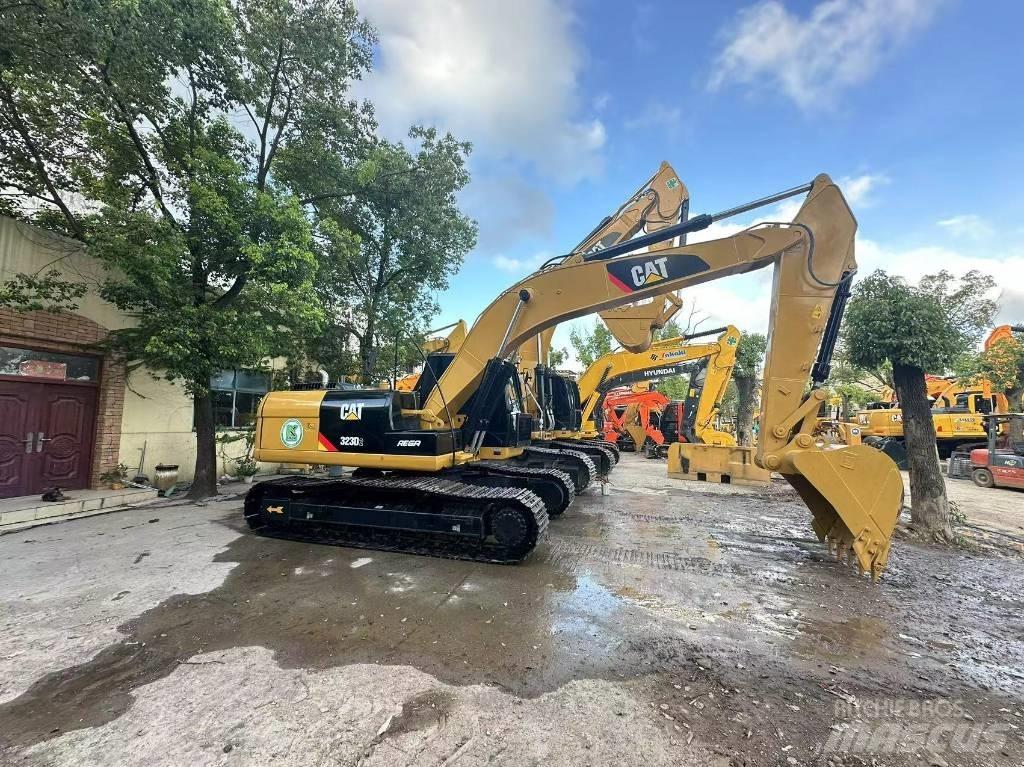 CAT 323 D Crawler excavators