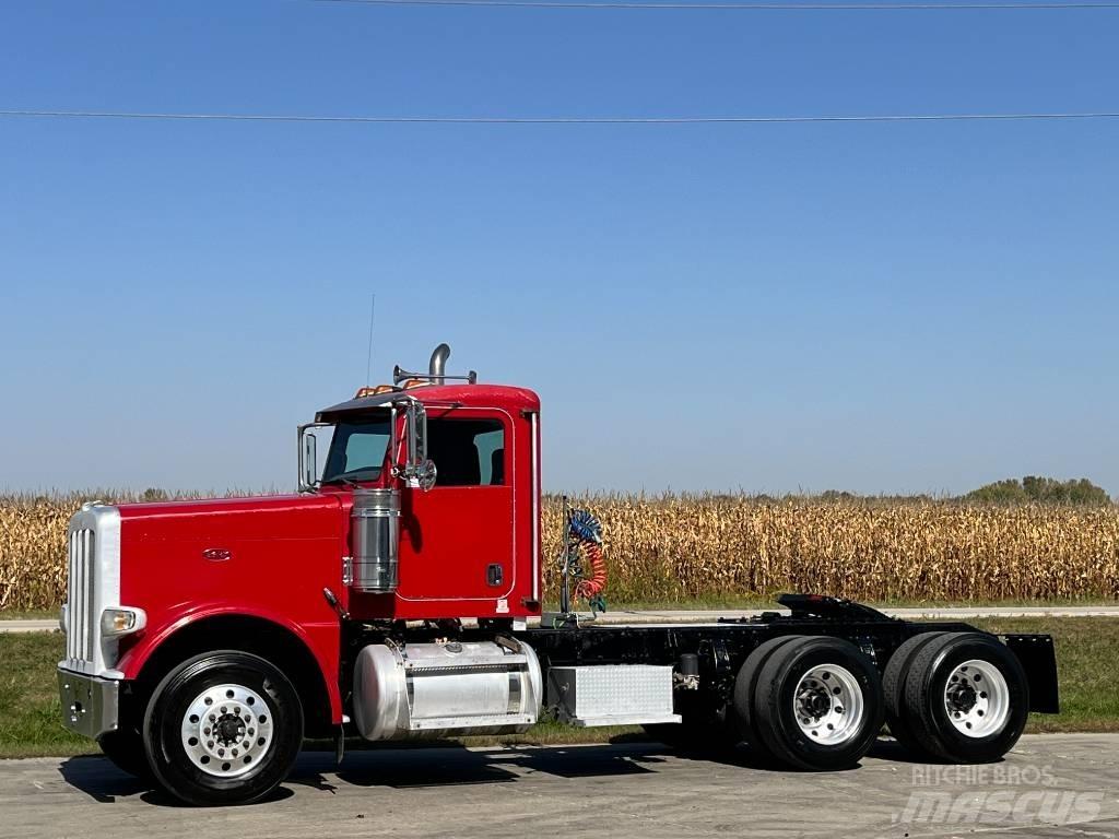 Peterbilt 389 Prime Movers