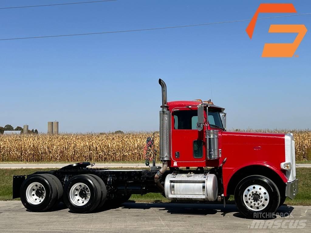 Peterbilt 389 Prime Movers