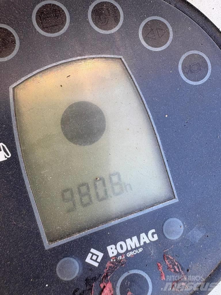 Bomag BW 100 AD-5 Twin drum rollers