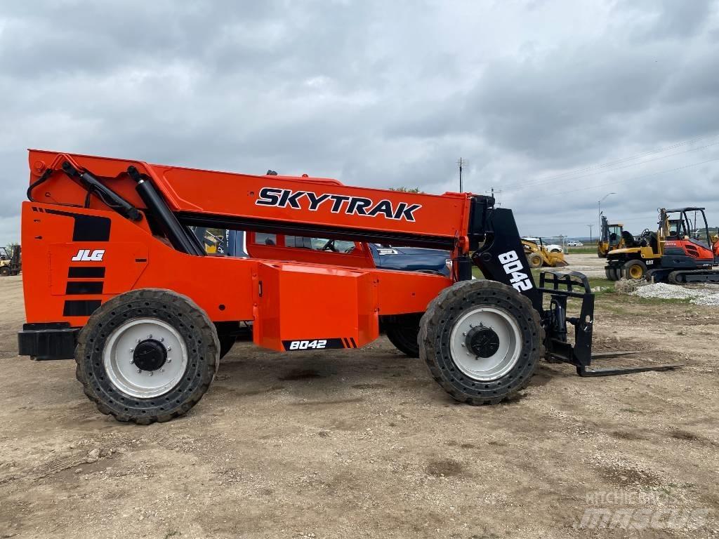 SkyTrak 8042 Telescopic handlers