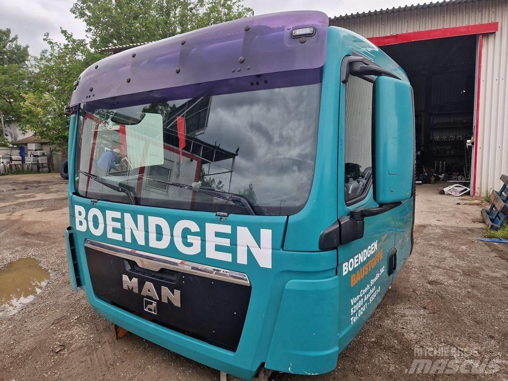 MAN TGX 26.440 Cabins and interior