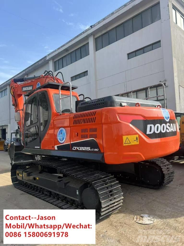 Doosan DX 225 LC Crawler excavators