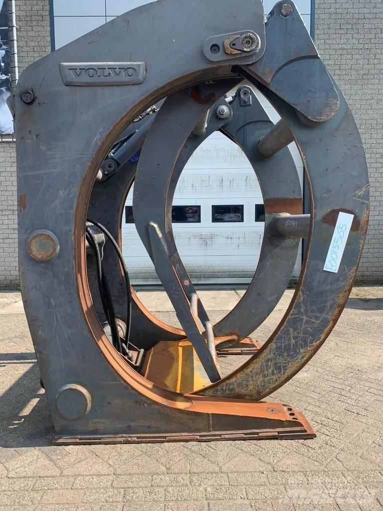 Volvo Log grab Roll clamps
