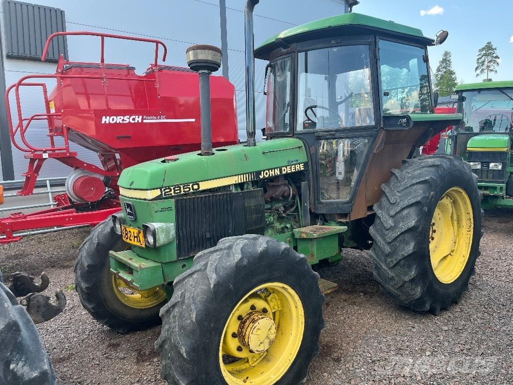 John Deere 2850 Tractors