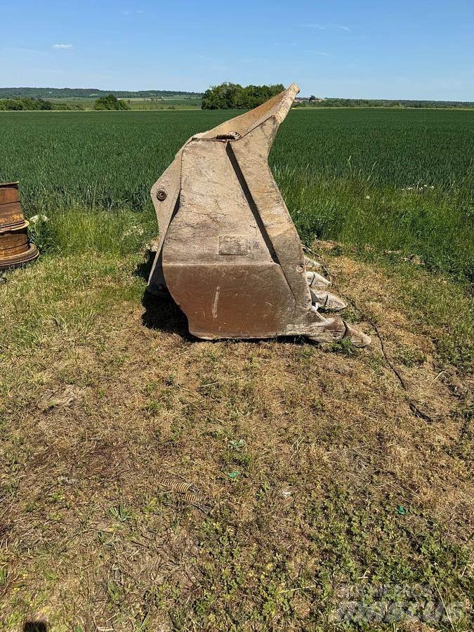 CAT 973C Buckets