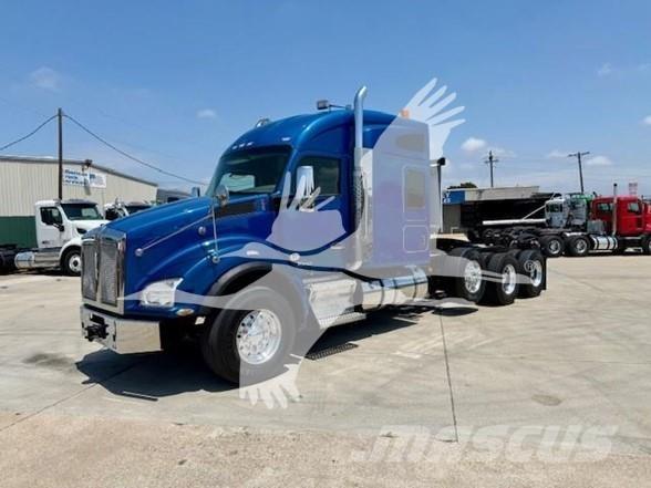 Kenworth T880 Prime Movers