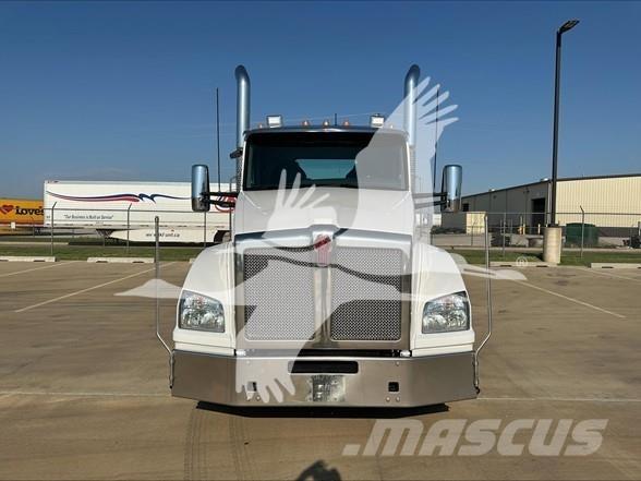 Kenworth T880 Prime Movers