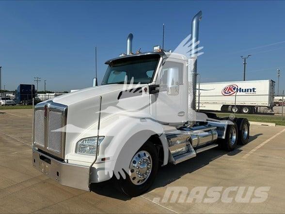 Kenworth T880 Prime Movers