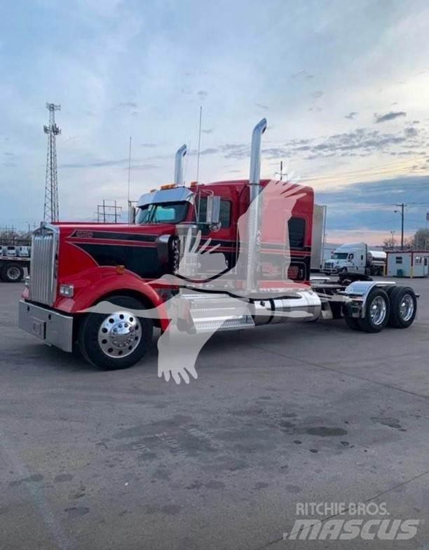 Kenworth W900 Prime Movers