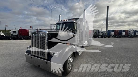Kenworth W900 Prime Movers