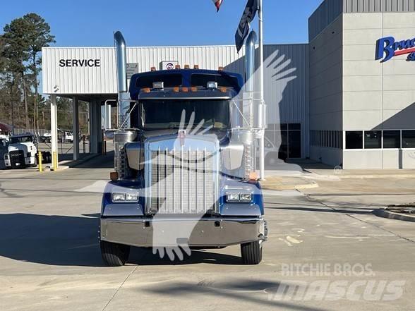 Kenworth W900L Prime Movers