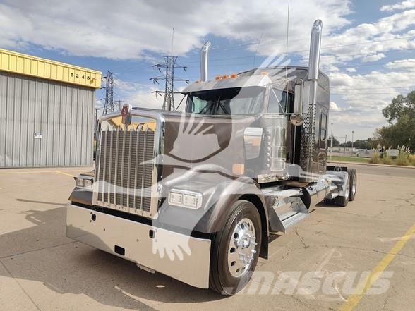 Kenworth W900L Prime Movers