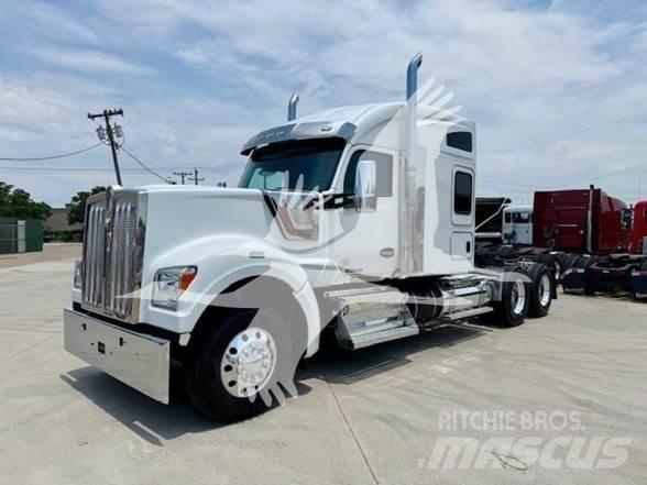 Kenworth W990 Prime Movers