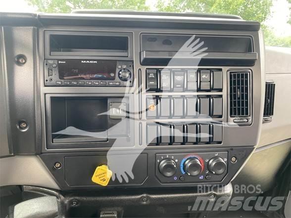 Mack MD6 Flatbed / Dropside trucks