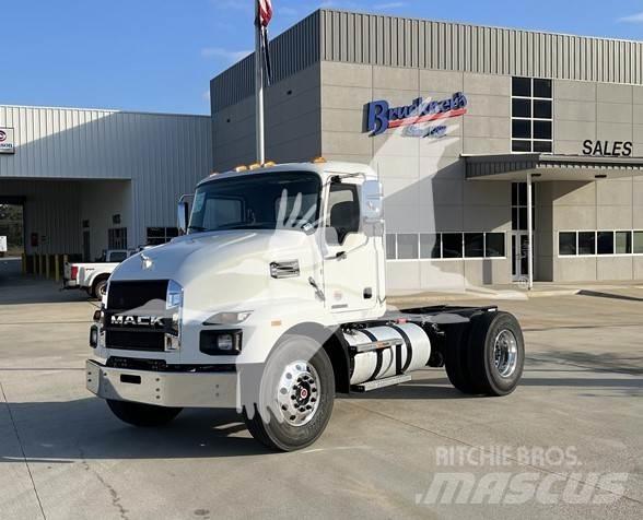 Mack MD6 Tipper trucks