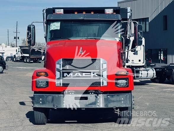 Mack MD6 Tipper trucks